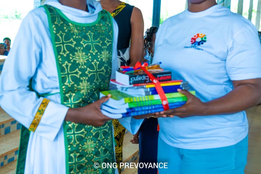 DISTRIBUTION DE KITS SCOLAIRE 2023-2024